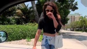 Street Blowjobs - Michell Devine blowjob cum porno