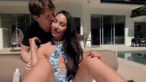 MILFHunter - Brunette Tiffany Brookes pussy licking XXX