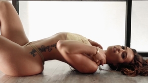 Big Wet Butts - Bald Kelsi Monroe gagging porn