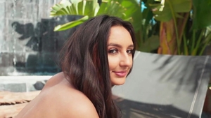 VogoV.com: Sucking cock in company with wet pussy babe