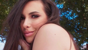 VogoV.com: Plump babe feels up to hard slamming