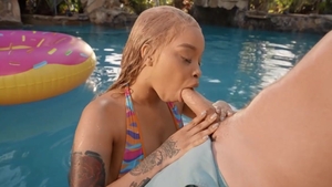 Brazzers Exxtra: Advoree wearing bikini cum on tits